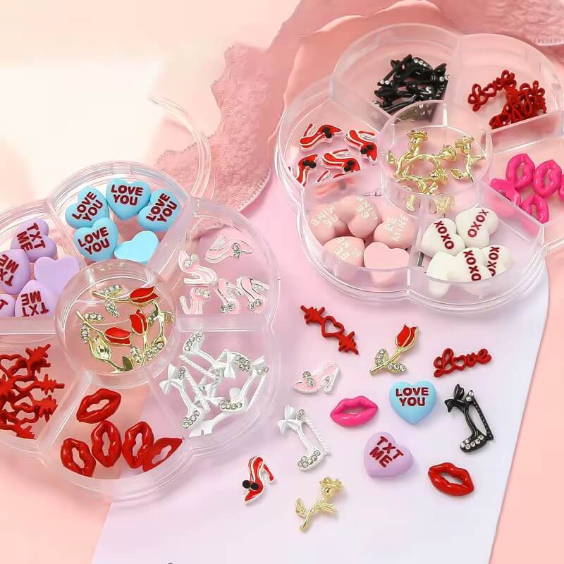 Nail Charm Valentine 3D Hearts 7Grits/Box