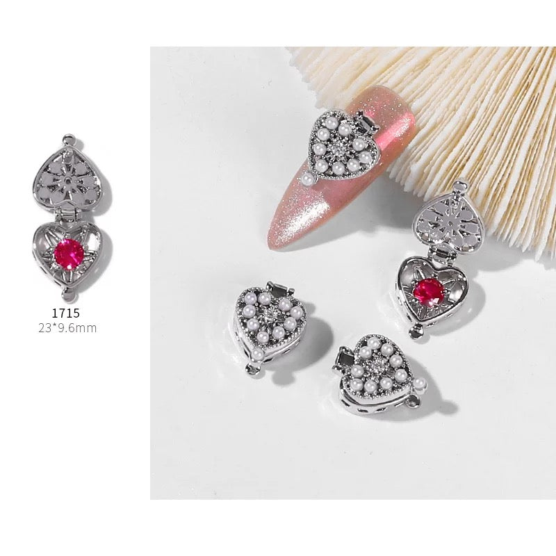 Big Heart With Red Center Diamond 1715 - Premier Nail Supply